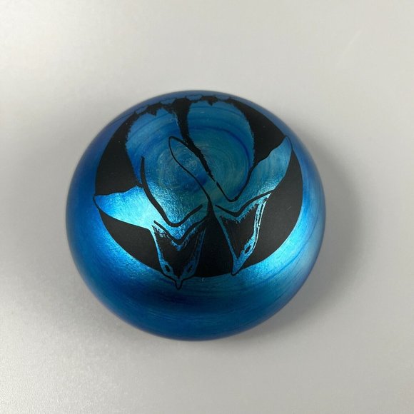 Vintage 1984 Vandermark Merritt Iridescent Paperweight by Barry Sautner Penguins - Picture 6 of 8
